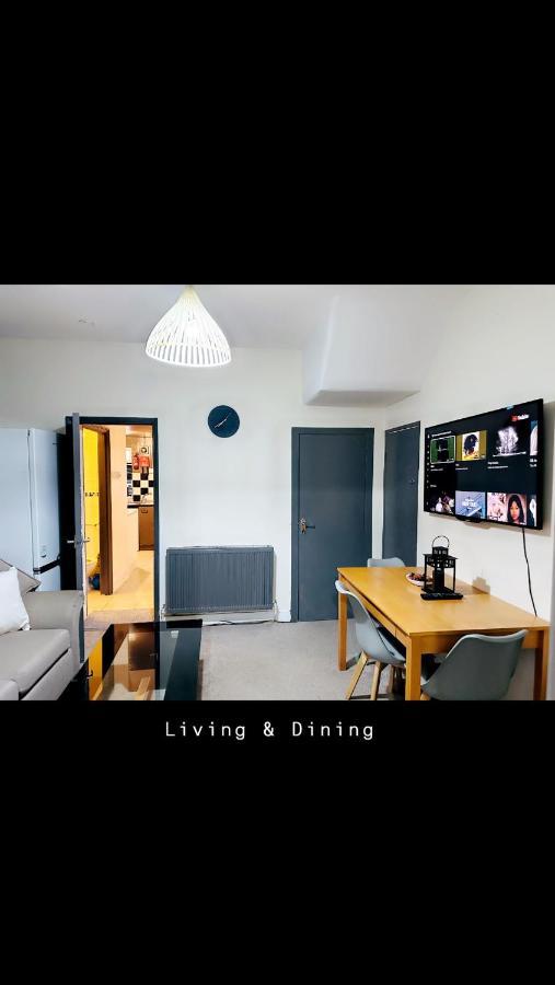 2 Bedroom Double Bed In East London Exteriör bild