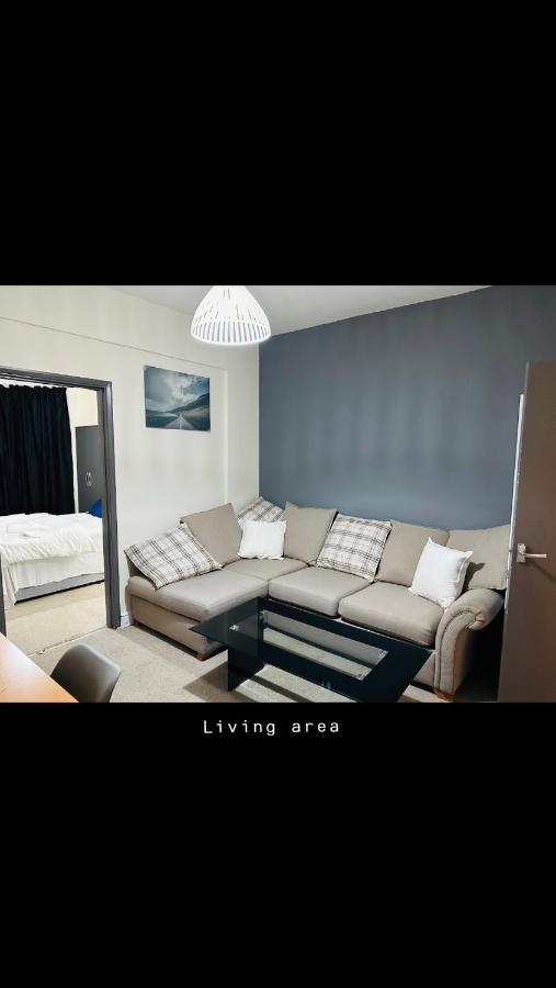2 Bedroom Double Bed In East London Exteriör bild